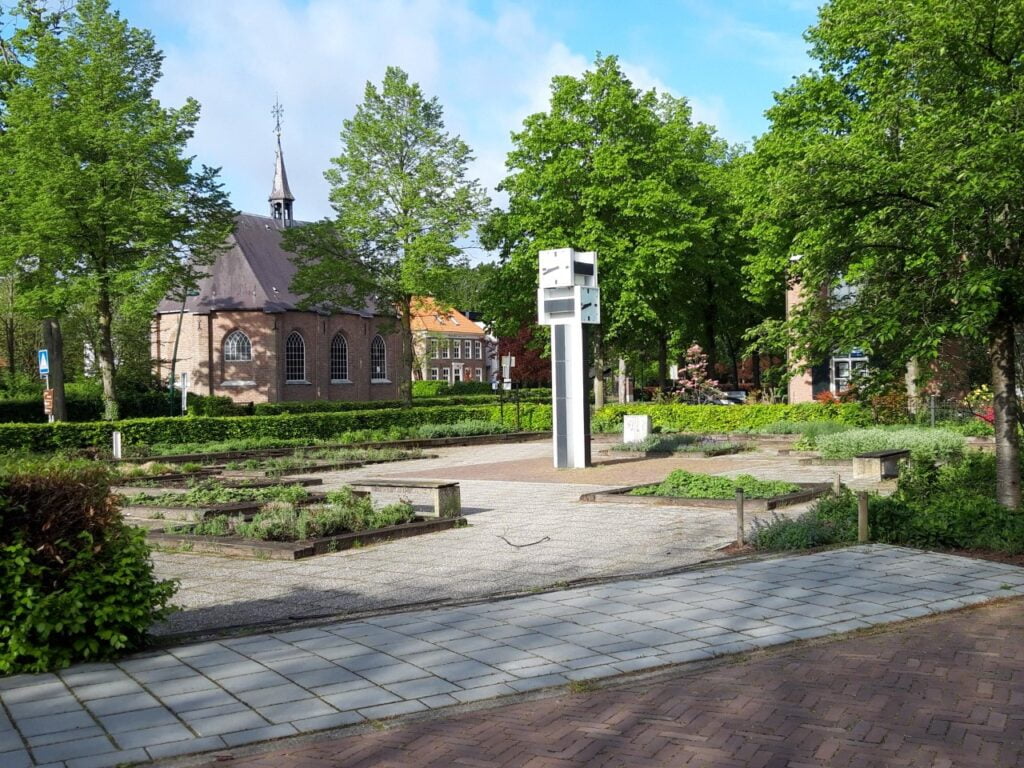 straatklok kunstenaar Gerrit Rietveld